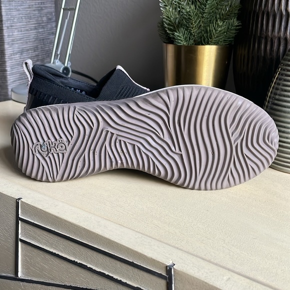 Ryka women’s slip on stretchy sneaker walking shoe black size 8 MEDIUM - Picture 7 of 8